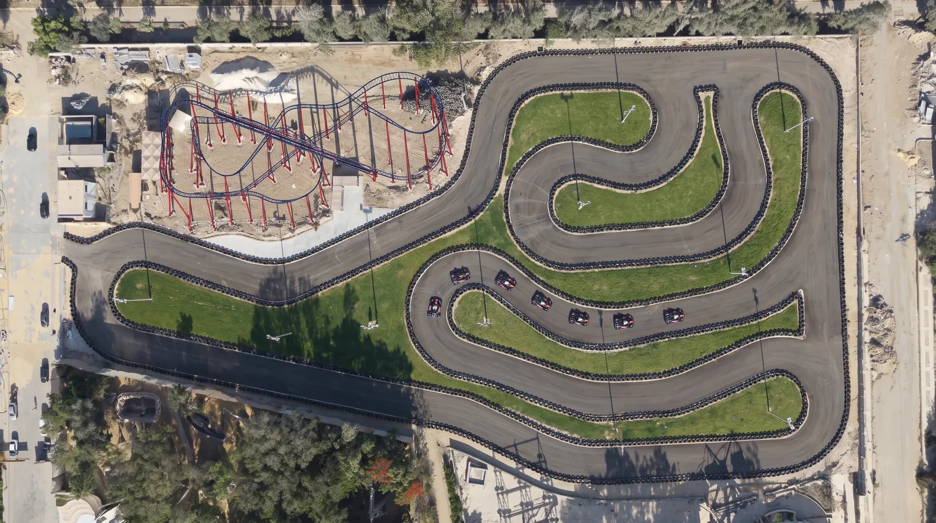 Aerial view of the rollercoaster circuit alongside the AutoVrooom karting track